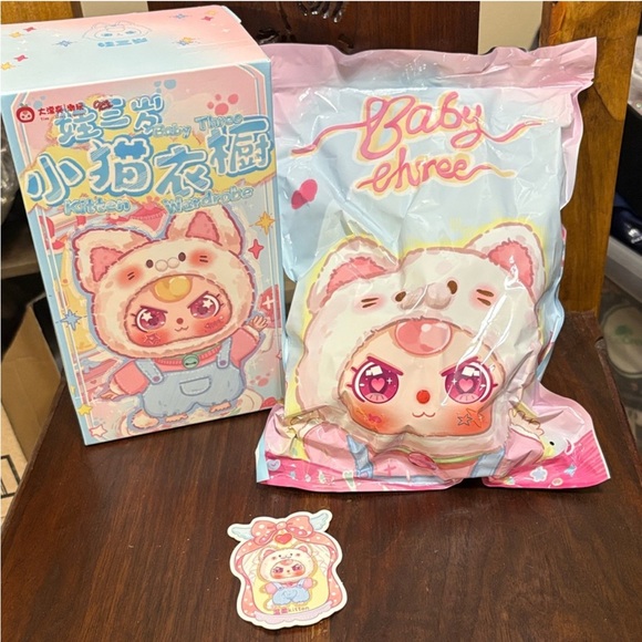 Baby Three Other - Baby Three Cat Wardrobe, Confirmed
Box, Card and Unopened Bag NEW